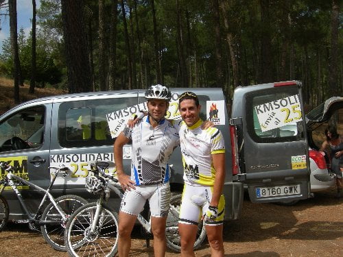 Los dos deportistas después de un largo camino Los dos deportistas después de un largo camino