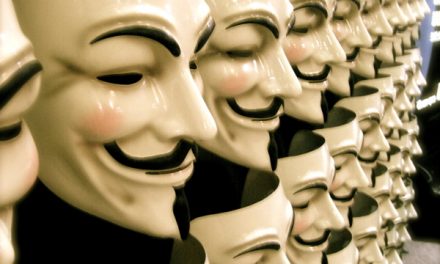 El poder de Internet – Internautas bloquean la web de la SGAE