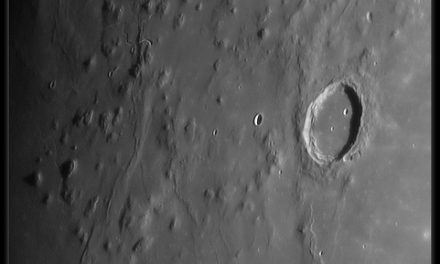 Descubren una misteriosa caverna en la luna