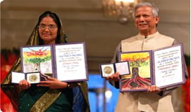 Muhammad Yunus fundador de los microcréditos y Premio Nobel de la Paz