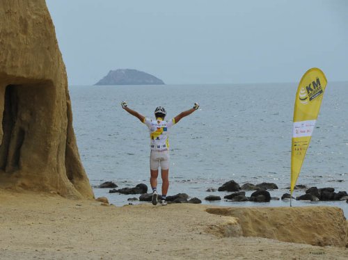 Kiko Lozano a su llegada a Pulpí Almería, fin del reto KM Solidario 2011