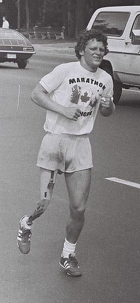 Terry Fox corriendo en la Maratón de la Esperanza