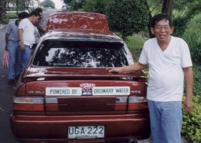 Daniel Dingel con su Toyota modificado con motor de agua