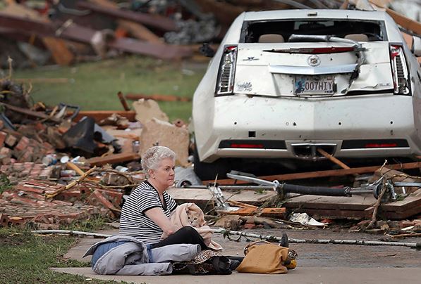 Conmovedor rescate de mascotas tras los tornados de Oklahoma