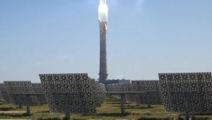 Planta de energía solar en Fuentes de Andalucía (Sevilla, España) Foto de Image Library.