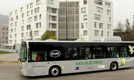 Inauguran recorrido del primer autobus eléctrico de Chile