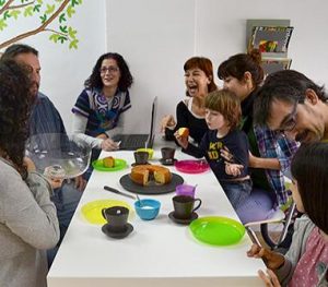 Espacio de juego de Las Jirafas Saben Bailar