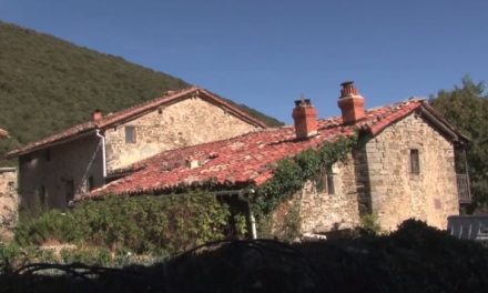 Transforman un Pueblo Fantasma en una Ecoaldea Utópica