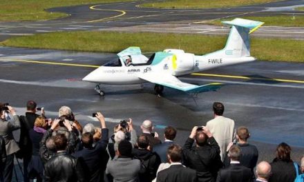 Francia estrena el primer avión comercial eléctrico