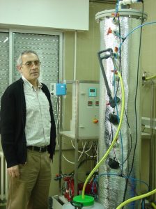 El investigador del Grupo de Tecnología Ambiental Francisco Fernández-Polanco. Foto: SINC.