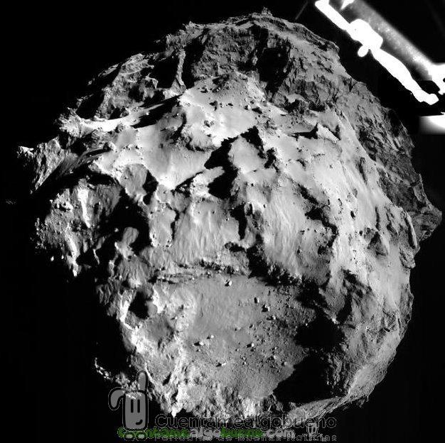 Imagen del cometa 67P/CG tomada por el instrumento ROLIS de Philae mientras bajaba. / ESA