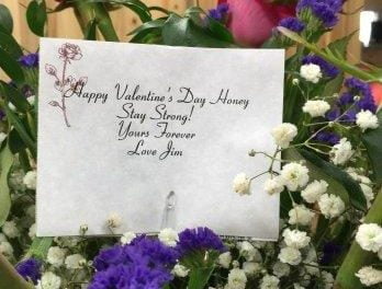 Encarga que le manden flores por cada San Valentín a su mujer antes de morir
