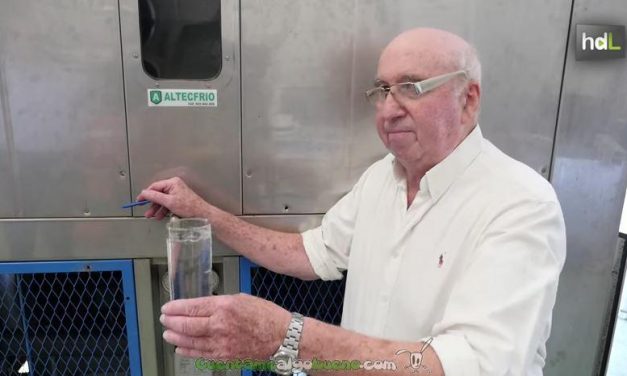 Un inventor gallego crea una máquina que genera agua en el desierto