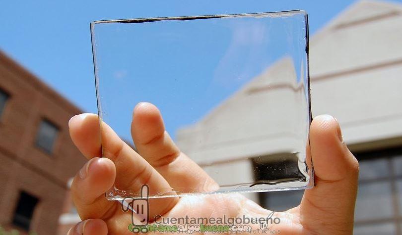 Una científica mexicana convierte las ventanas comunes en paneles solares