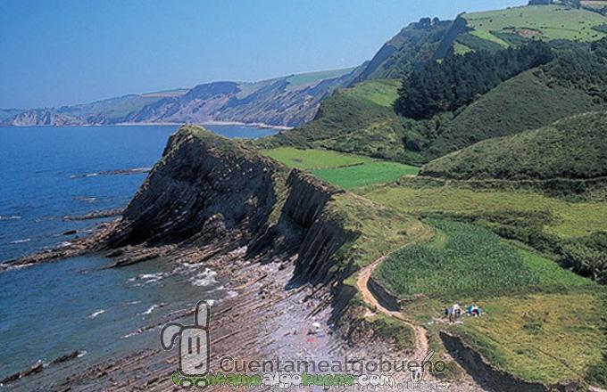 Restos del famoso meteorito en la costa vasca