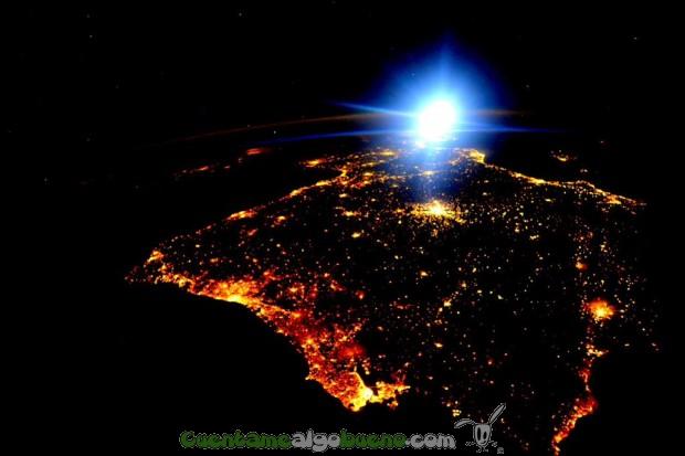 España y Portugal de noche desde el cielo. Fotografía de Scott Kelly.