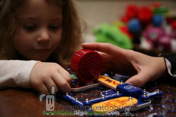 Juguetes tradicionales vs. electrónicos