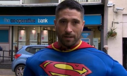 Un auténtico Superman canario reduce a un ladrón en Inglaterra