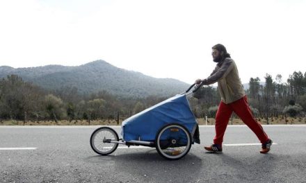 La vuelta al mundo a pie por el cambio climático