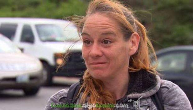 20160524-1-2-policia-indigente-almuerzo