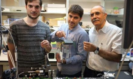 Desarrollan un sensor óptico que detecta contaminantes en el agua