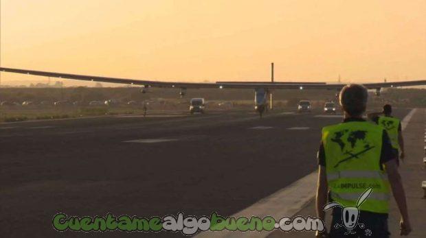20160624-2-el-avion-solar-impulse-ii-aterriza-en-sevilla
