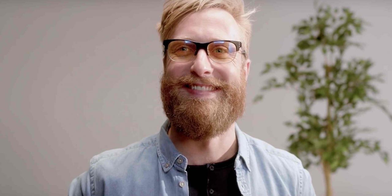 Unas gafas especiales protegen nuestros ojos del ordenador