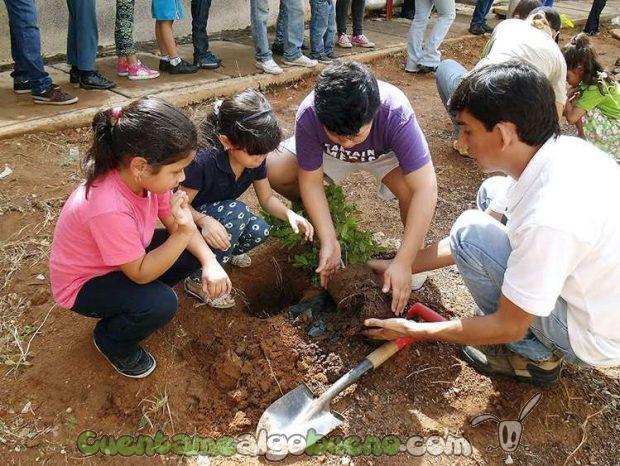 20160915-1-ninos-plantan-arboles-venezuela-01