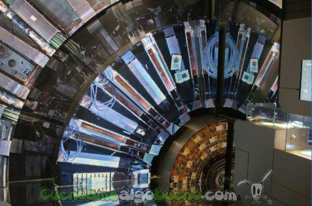 El acelerador de partículas del CERN. Foto de Binary Koala.