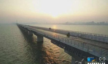 Conectan el puente marítimo más largo del mundo