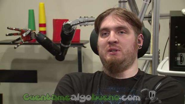 20161014-3-recupera-sensibilidad-dedos-brazo-robotico-02