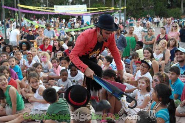 20161025-3-payasos-sin-fronteras-reparte-sonrisas-almeria-02