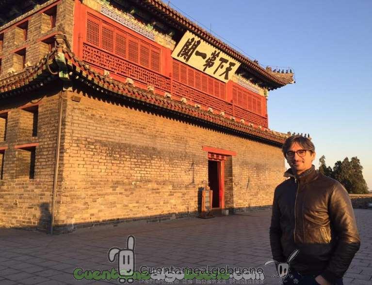 Conoce al cirujano español creador de un método pionero para extirpar tumores de pulmón