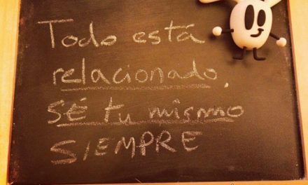 Todo está relacionado sé tú mismo siempre