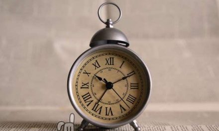 Claraboya. EL VIEJO DESPERTADOR