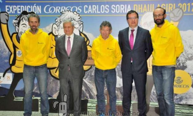 Carlos Soria regresa a Madrid tras intentar coronar la montaña Dhaulagiri