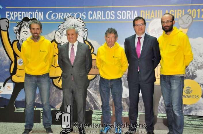 Carlos Soria regresa a Madrid tras intentar coronar la montaña Dhaulagiri