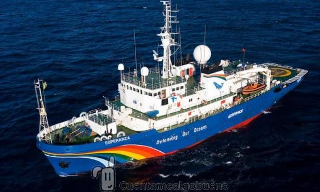 El barco Esperanza de Greenpeace llega a Málaga