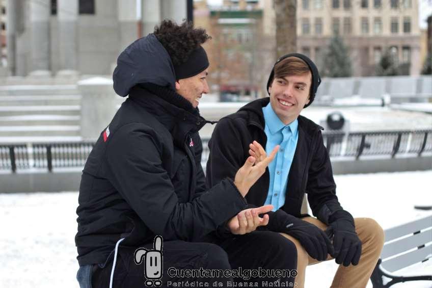 Campaña de sensibilización por las personas sordas en el Congreso de los Diputados