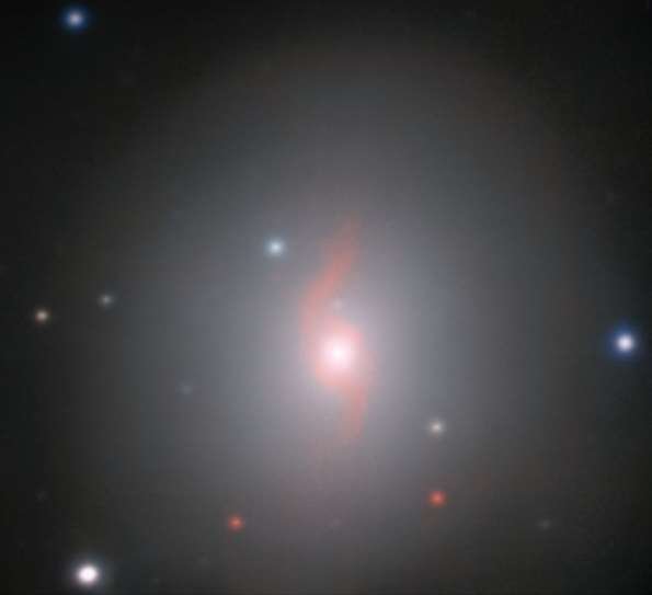 magen de VLT/MUSE de la galaxia NGC 4993 y la kilonova. Foto: ESO.