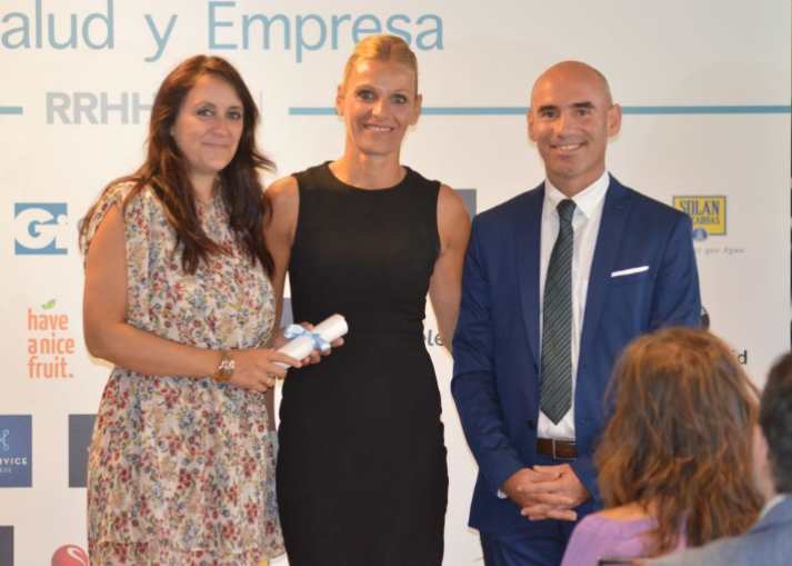 Entrega IV Premio Salud y Empresa a Verónica Sánchez Niño y José Luis Martínez