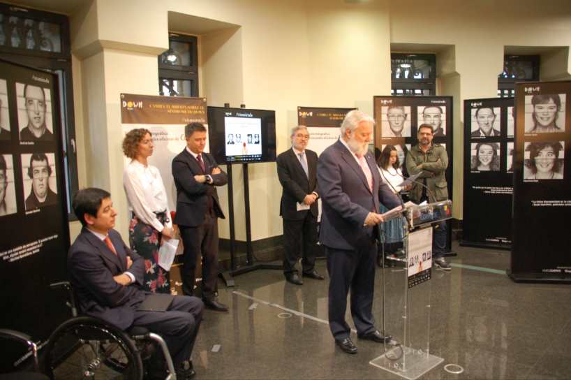 José Fabián Cámara de Down España en el acto de clausura de la exposición XTUMIRADA en Cibeles