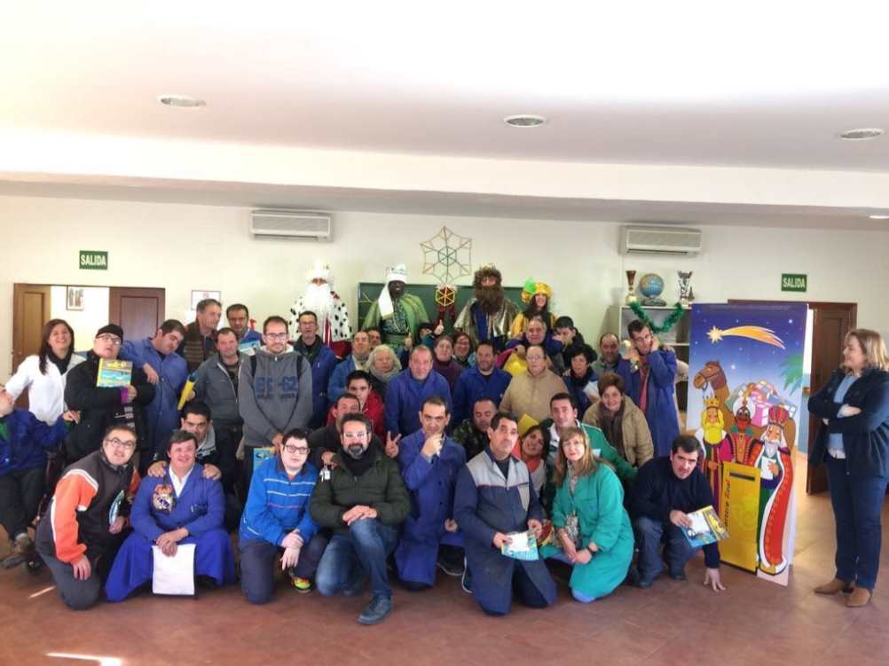 Profesionales de CORREOS de la oficina de Úbeda han recogido cartas en diferentes centros de Úbeda