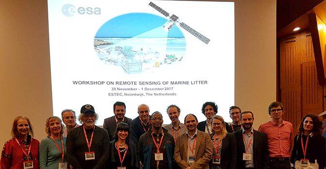 Cuantificando plásticos en los océanos con satélites