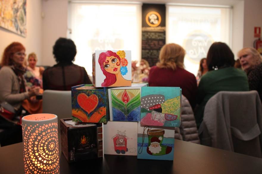 El Restaurante Vino Mío celebra un concurso para decorar sus cajitas de la cuenta como obras de arte