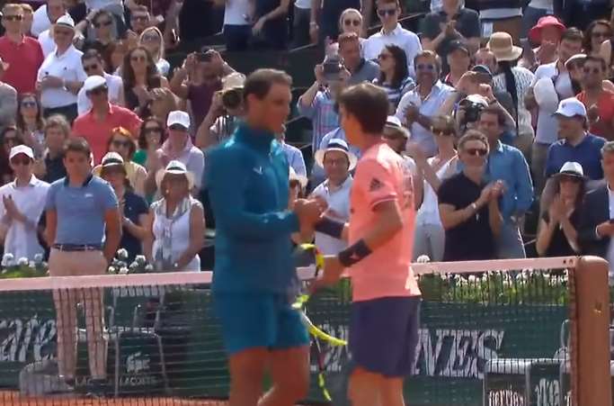 Rafa Nadal volvió a demostrar su lado más humano y carismático en Roland Garros al hacer realidad el sueño de un joven recogepelotas