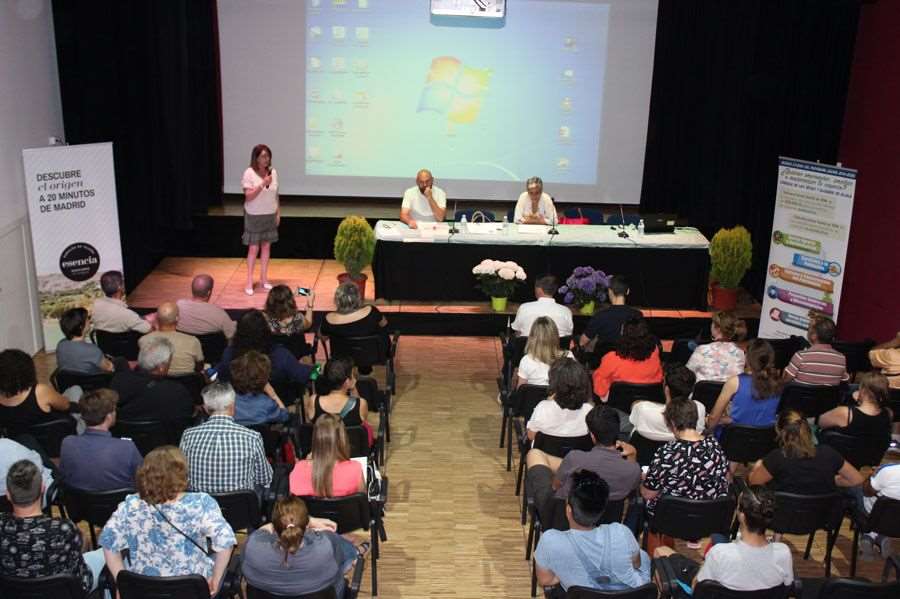 Los alumnos han asistido a sesiones de emprendimiento en las que se han formado sobre la constitución legal de sus futuras empresas