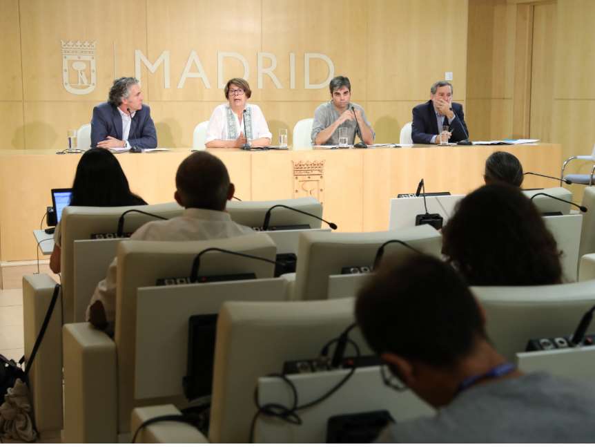 El Ayuntamiento de Madrid ha presentado este lunes en el Palacio de Cibeles de la ciudad el informe “Hoja de ruta hacia la sostenibilidad energética”