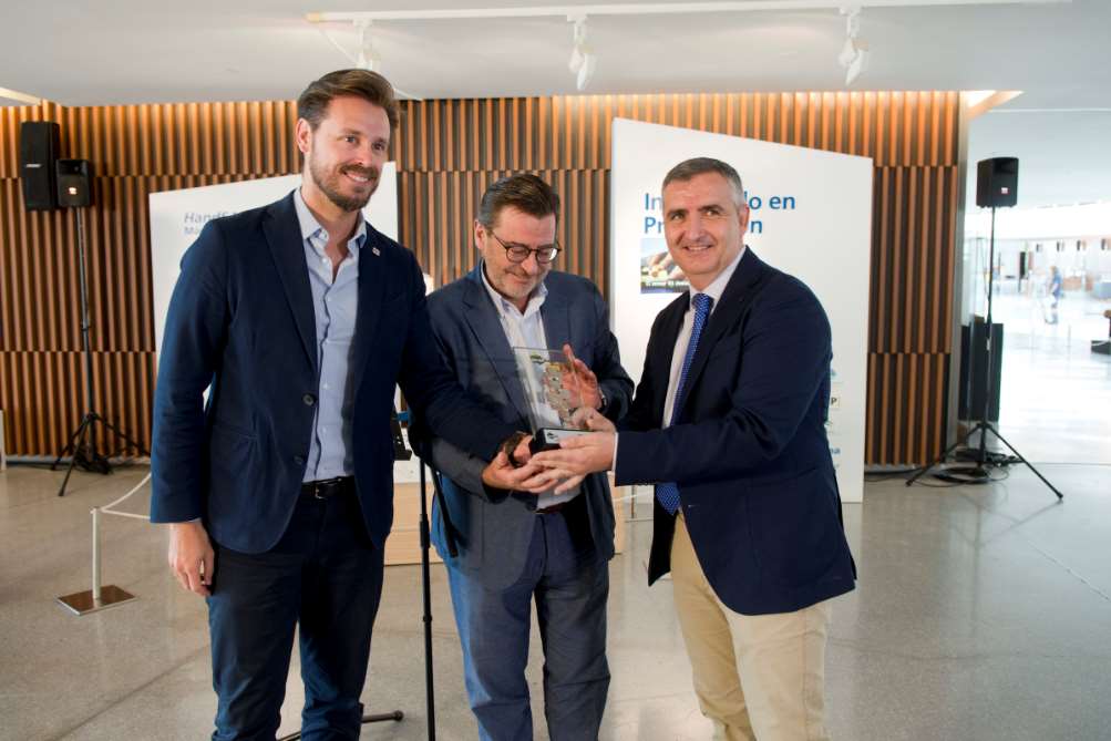 La máquina ha sido creada, desarrollada y fabricada en Albolote (Granada), en la fábrica de SIMA