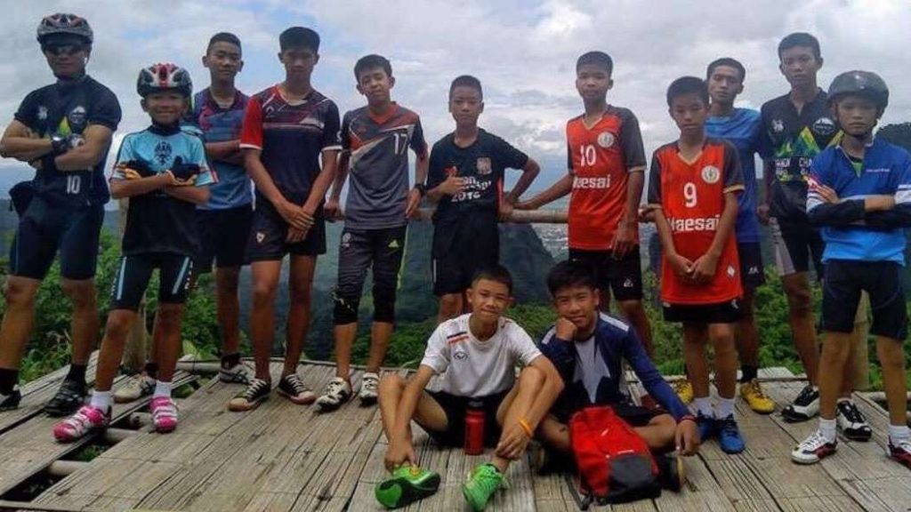 El equipo de fútbol los “Jabalíes Salvajes”, que quedó atrapado en la cueva de Tailandia